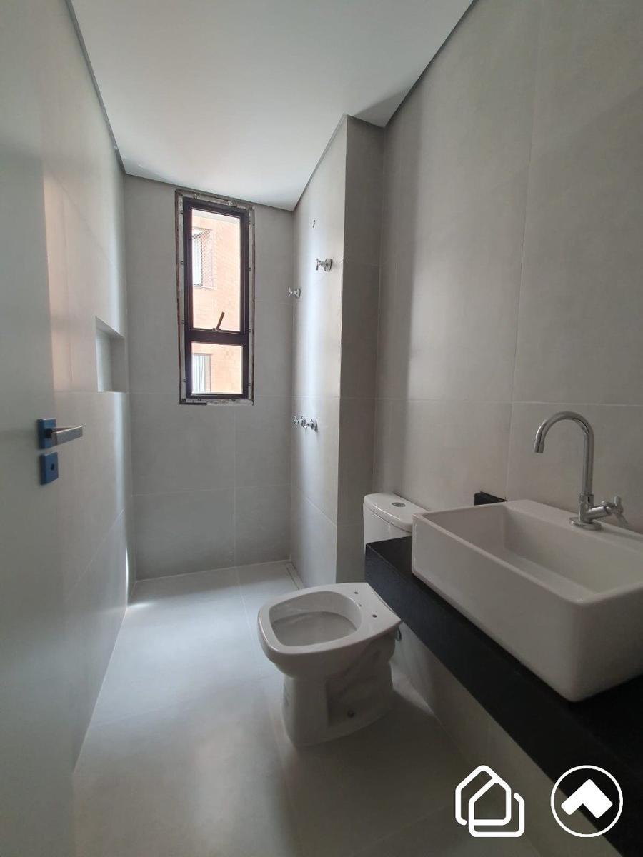 Cobertura, Estoril, 2 Quartos, 2 Vagas, 1 Suíte
