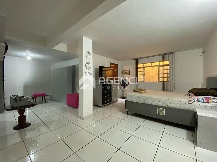 Casa, Arvoredo, 4 Quartos, 0 Vaga, 1 Suíte