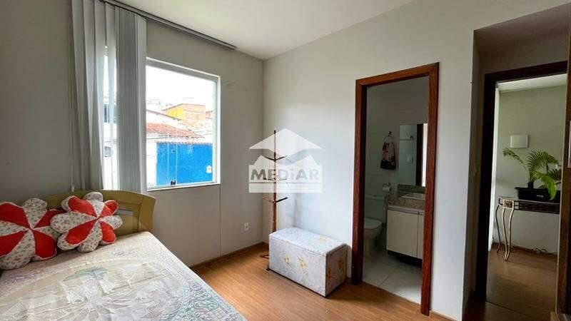 Casa, Santa Efigênia, 3 Quartos, 2 Vagas, 2 Suítes