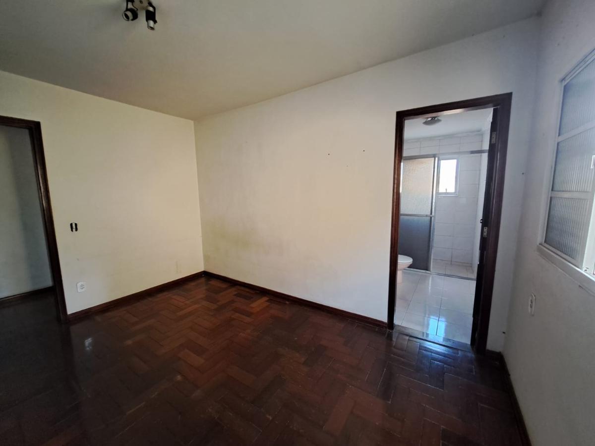 Casa, Centro, 3 Quartos, 0 Vaga, 1 Suíte
