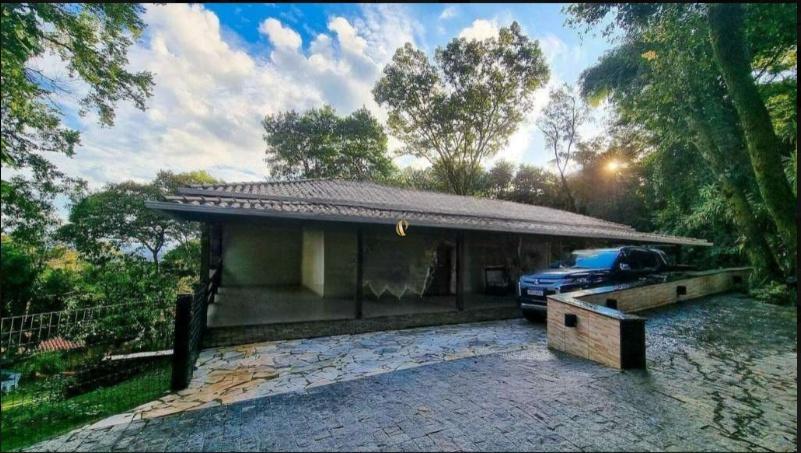 Casa, Retiro do Chalé, 5 Quartos, 4 Vagas, 2 Suítes