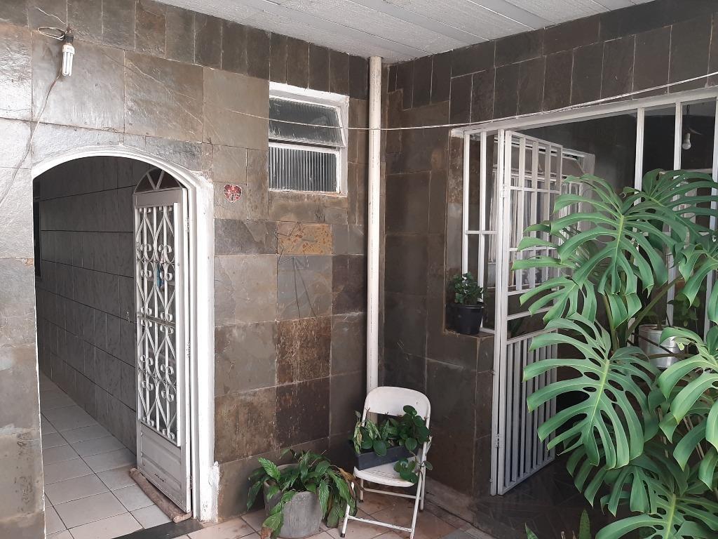 Casa, Centro, 4 Quartos, 0 Vaga, 1 Suíte