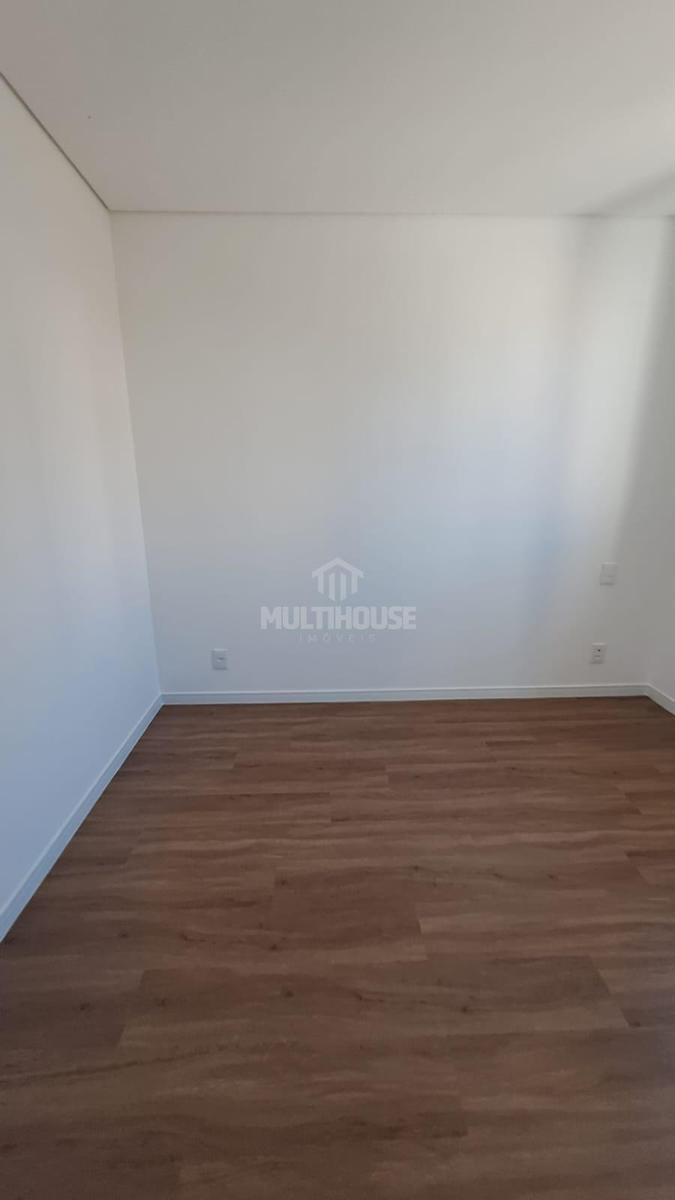 Apartamento, Grajaú, 1 Quarto, 4 Vagas, 1 Suíte