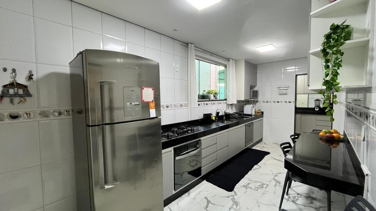 Apartamento, Barreiro, 3 Quartos, 3 Vagas, 1 Suíte