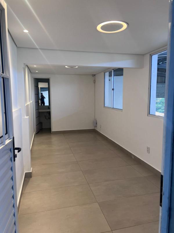 Galpão, Das Industrias I (barreiro), 0 Quarto, 0 Vaga