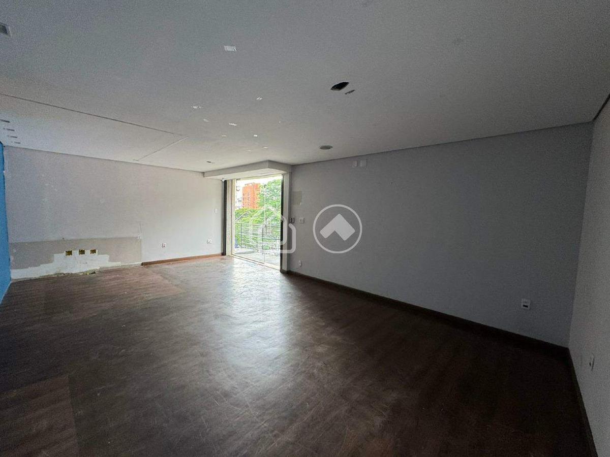 Loja, Buritis, 10 Vagas