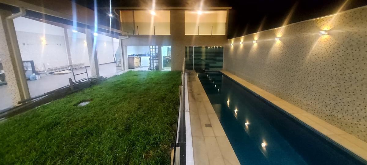 Casa, Trevo, 5 Quartos, 8 Vagas, 1 Suíte