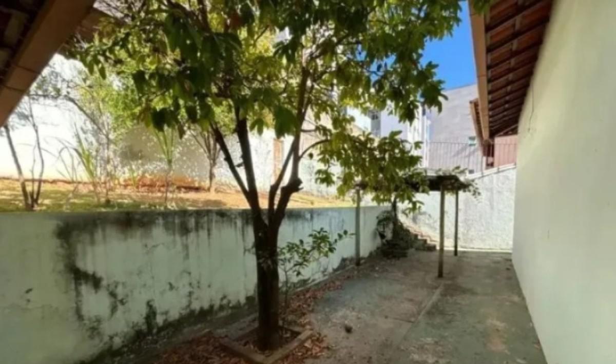 Casa Comercial, Castelo, 4 Quartos, 4 Vagas, 2 Suítes