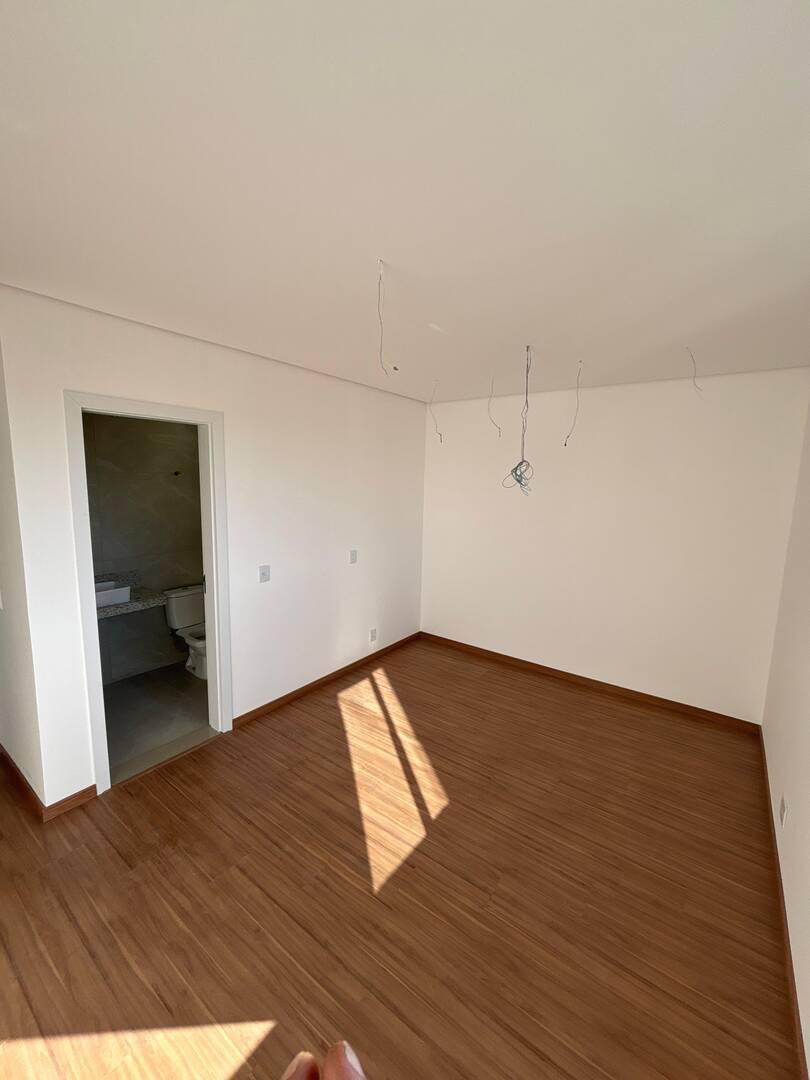 Cobertura, Cidade Nobre, 4 Quartos, 2 Vagas, 1 Suíte