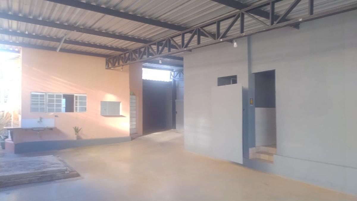Casa Comercial, Prado, 3 Quartos, 20 Vagas