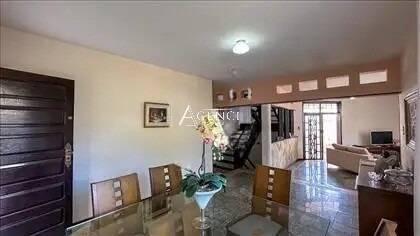 Casa, Camargos, 4 Quartos, 0 Vaga, 1 Suíte