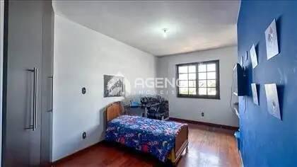 Casa, Camargos, 4 Quartos, 0 Vaga, 1 Suíte