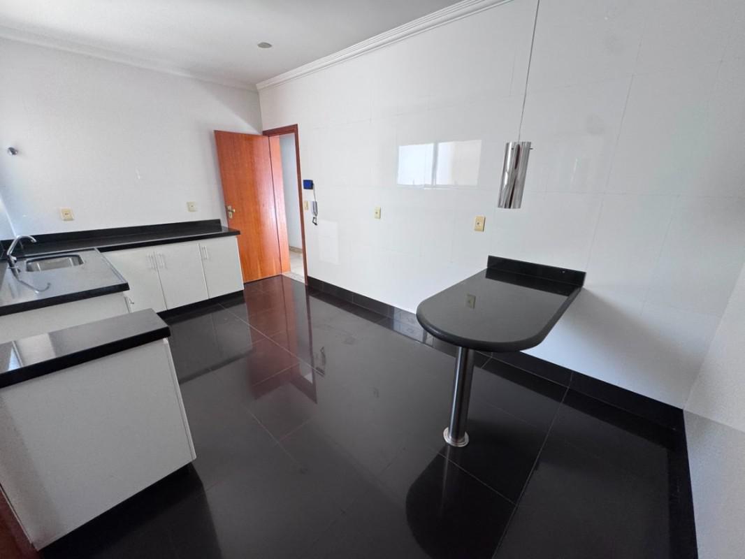 Apartamento, Itapoã, 3 Quartos, 2 Vagas, 1 Suíte