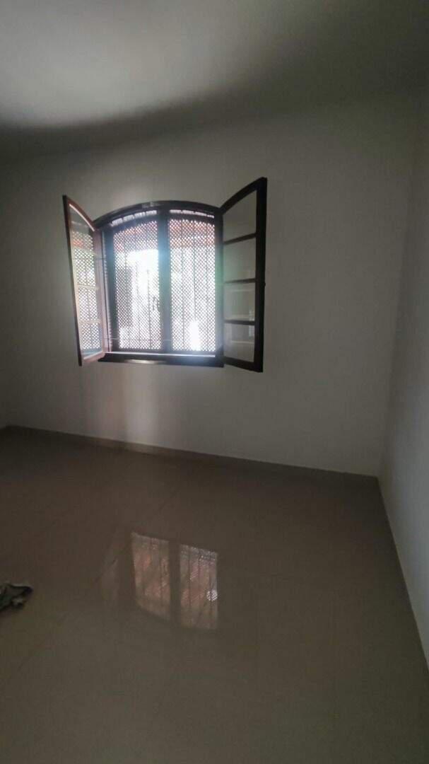 Casa, Centro, 4 Quartos, 5 Vagas, 1 Suíte