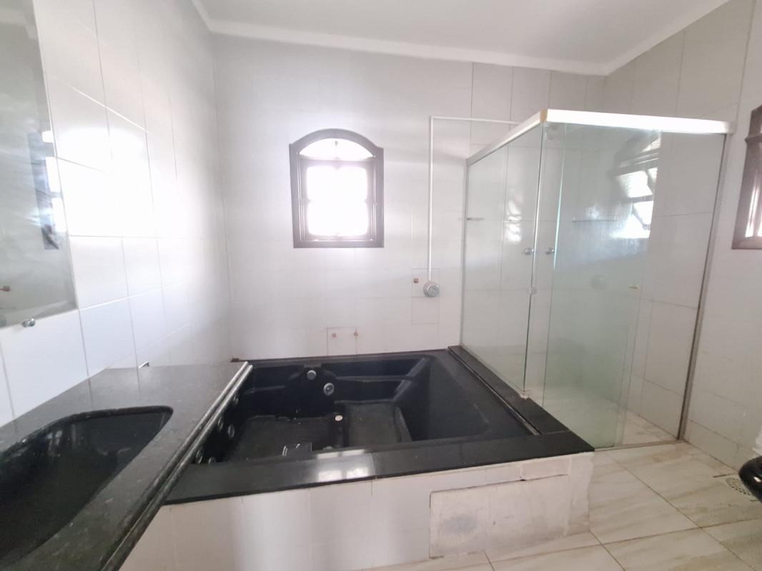 Casa, Santa Cruz, 5 Quartos, 1 Vaga, 1 Suíte