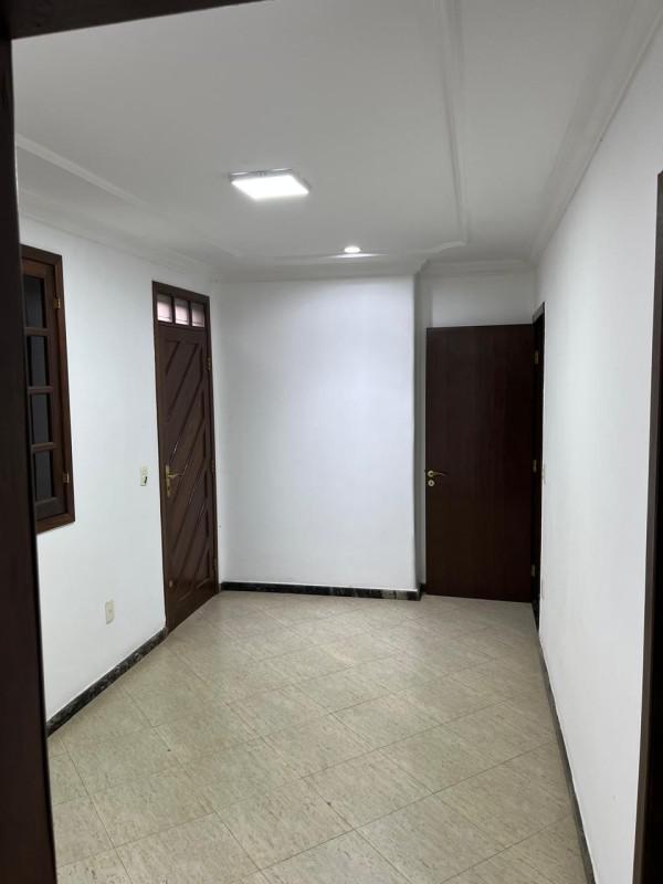 Casa, Barreiro, 5 Quartos, 5 Vagas, 2 Suítes