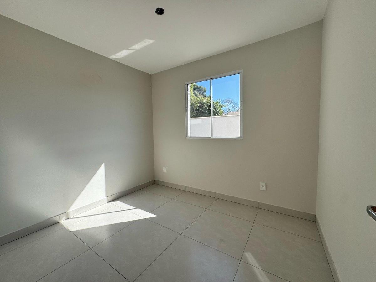 Apartamento, Santa Mônica, 2 Quartos, 1 Vaga