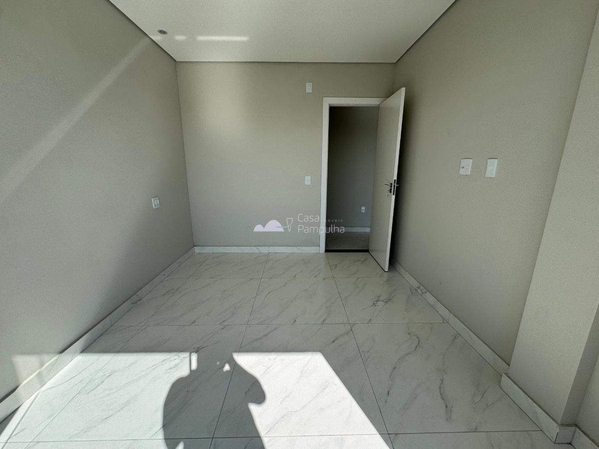Casa, Trevo, 4 Quartos, 4 Vagas, 1 Suíte