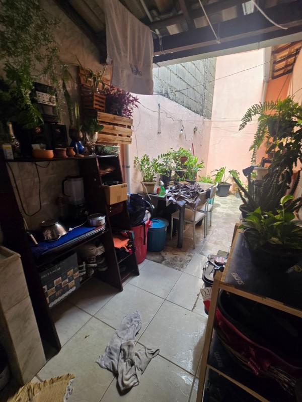 Casa, Ressaca, 2 Quartos, 1 Vaga