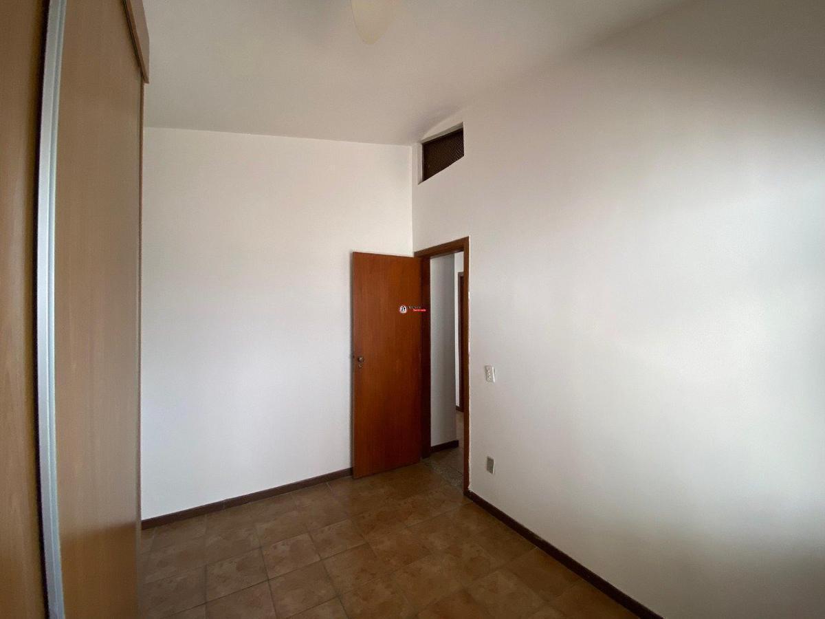 Casa, Nacional, 4 Quartos, 4 Vagas, 2 Suítes