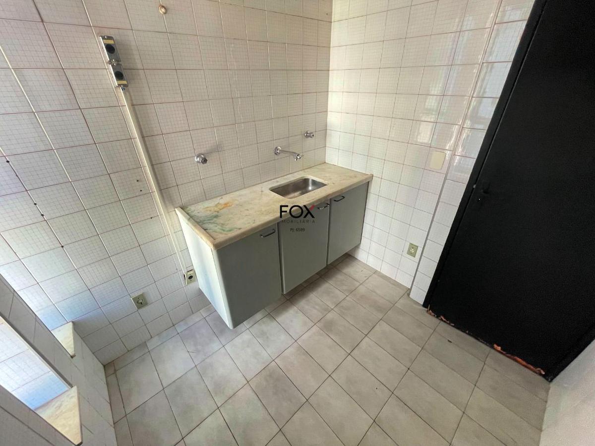 Andar, Estoril, 0 Quarto, 2 Vagas