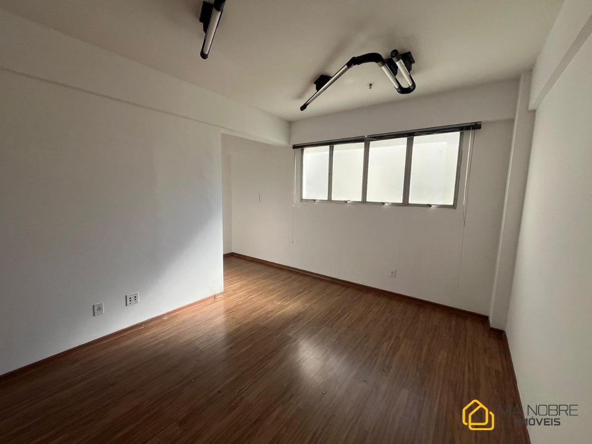 Sala, Funcionários