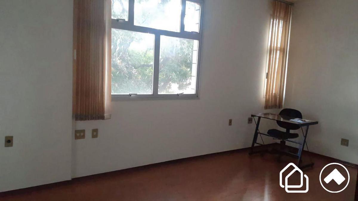 Sala, Funcionários