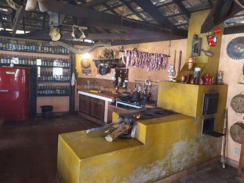 Casa, Trevo, 4 Quartos, 6 Vagas, 2 Suítes