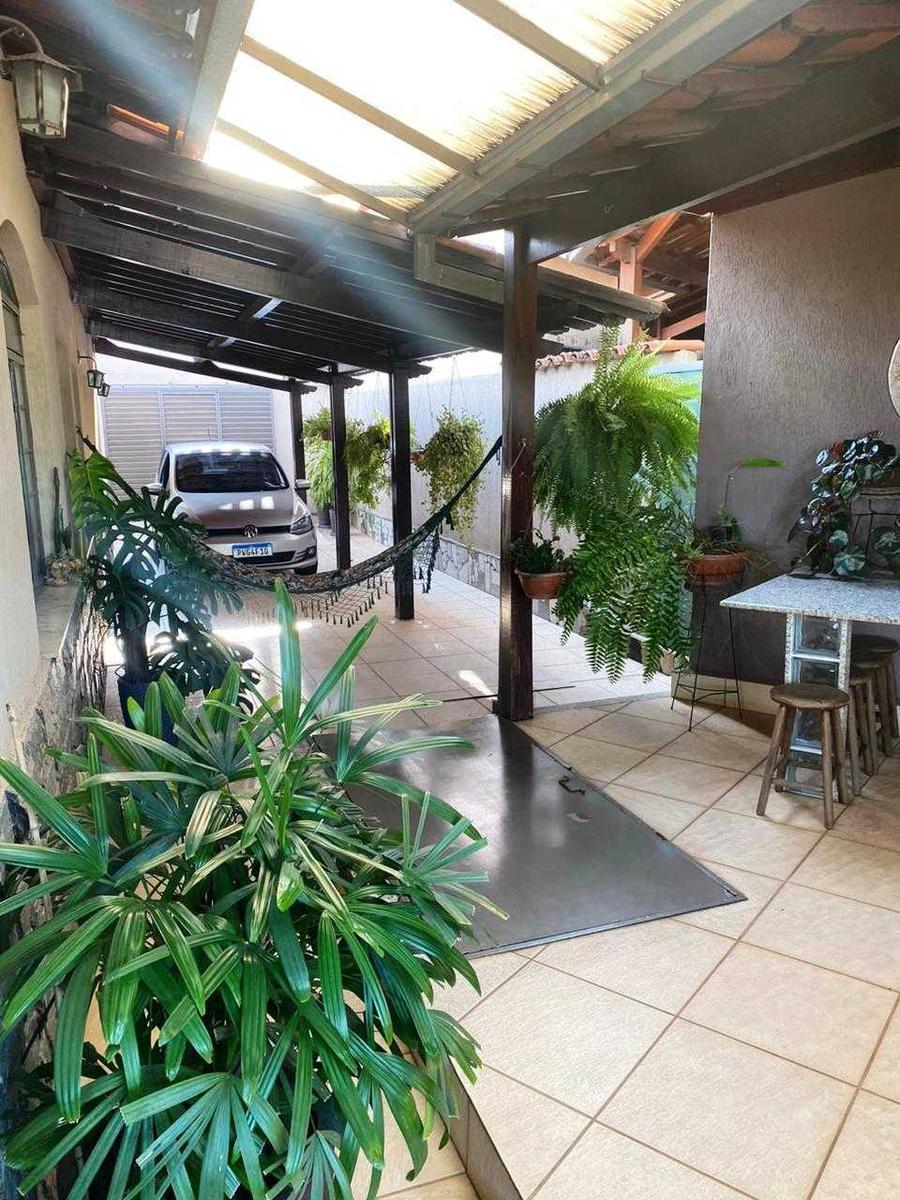 Casa, João Pinheiro, 3 Quartos, 5 Vagas, 1 Suíte