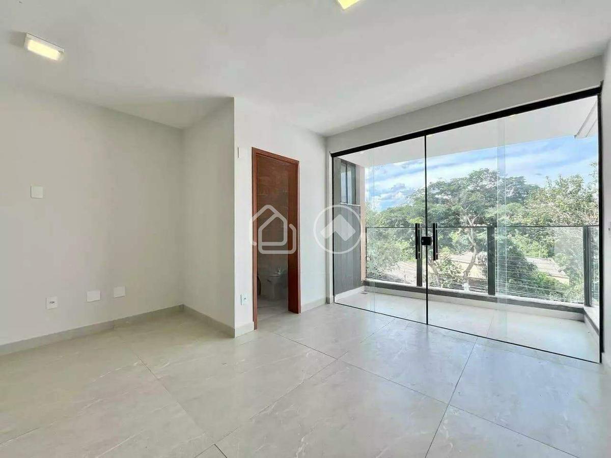 Casa, Planalto, 3 Quartos, 4 Vagas, 1 Suíte