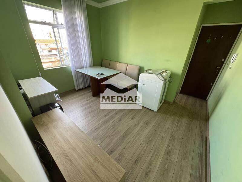 Apartamento, Sagrada Família, 2 Quartos, 1 Vaga