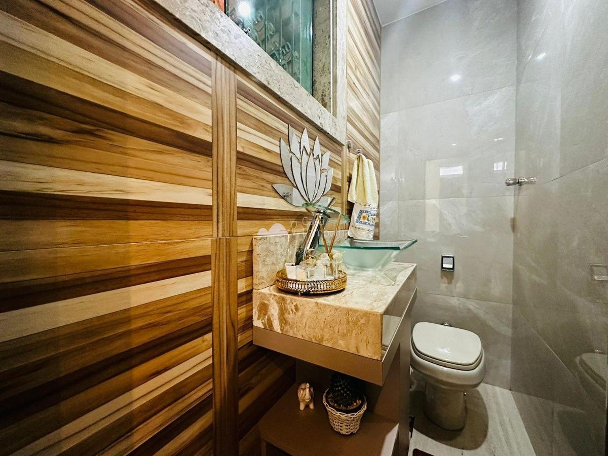 Casa, Santa Branca, 3 Quartos, 4 Vagas, 1 Suíte