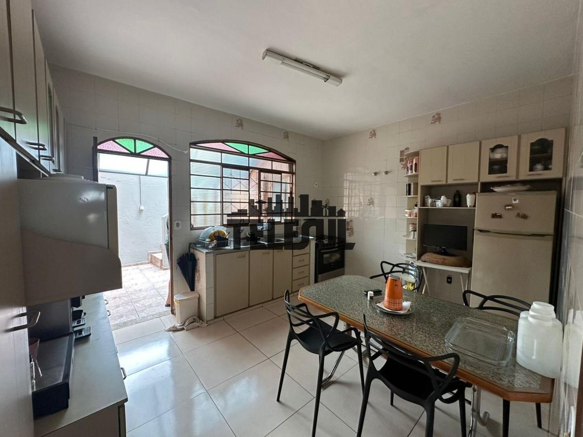 Casa, Vila Registânea, 3 Quartos, 5 Vagas, 1 Suíte