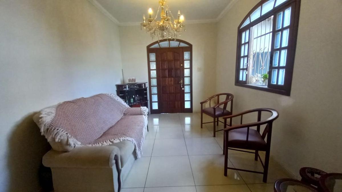 Casa, Cachoeirinha, 5 Quartos, 3 Vagas, 1 Suíte