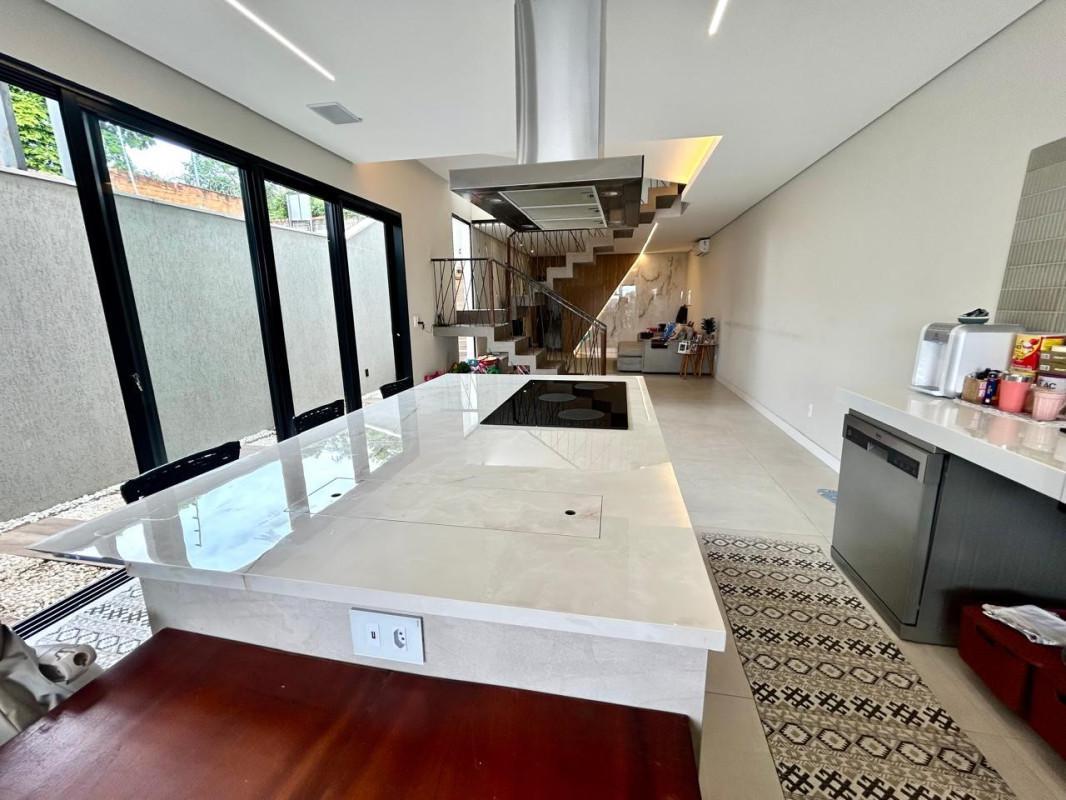 Casa, Trevo, 3 Quartos, 3 Vagas, 1 Suíte