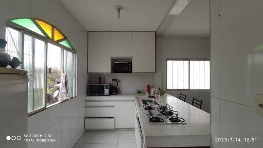 Casa, Quitandinha, 4 Quartos, 2 Vagas, 1 Suíte