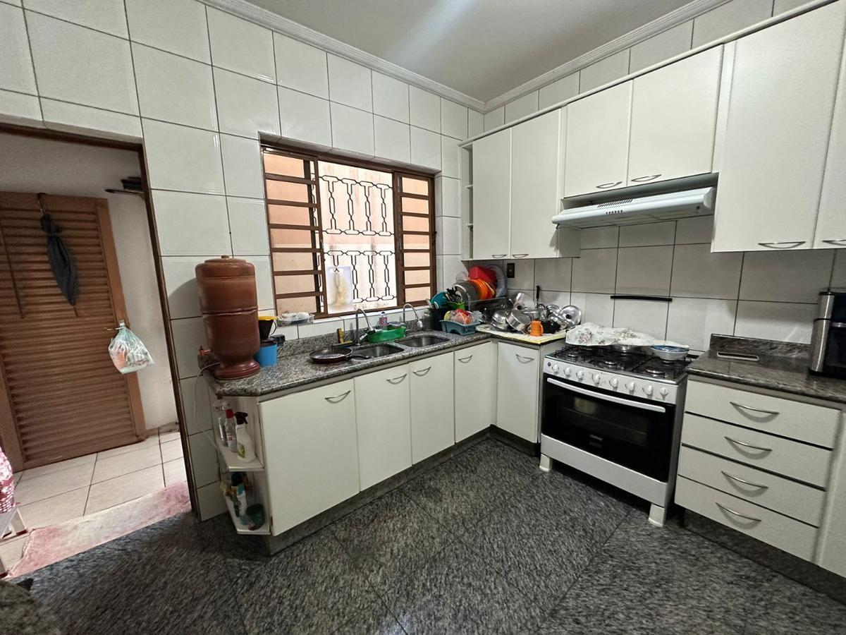 Casa, Santa Cruz, 4 Quartos, 4 Vagas, 2 Suítes