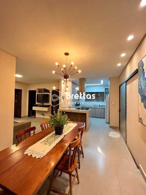 Casa, Centro, 3 Quartos, 1 Vaga, 1 Suíte