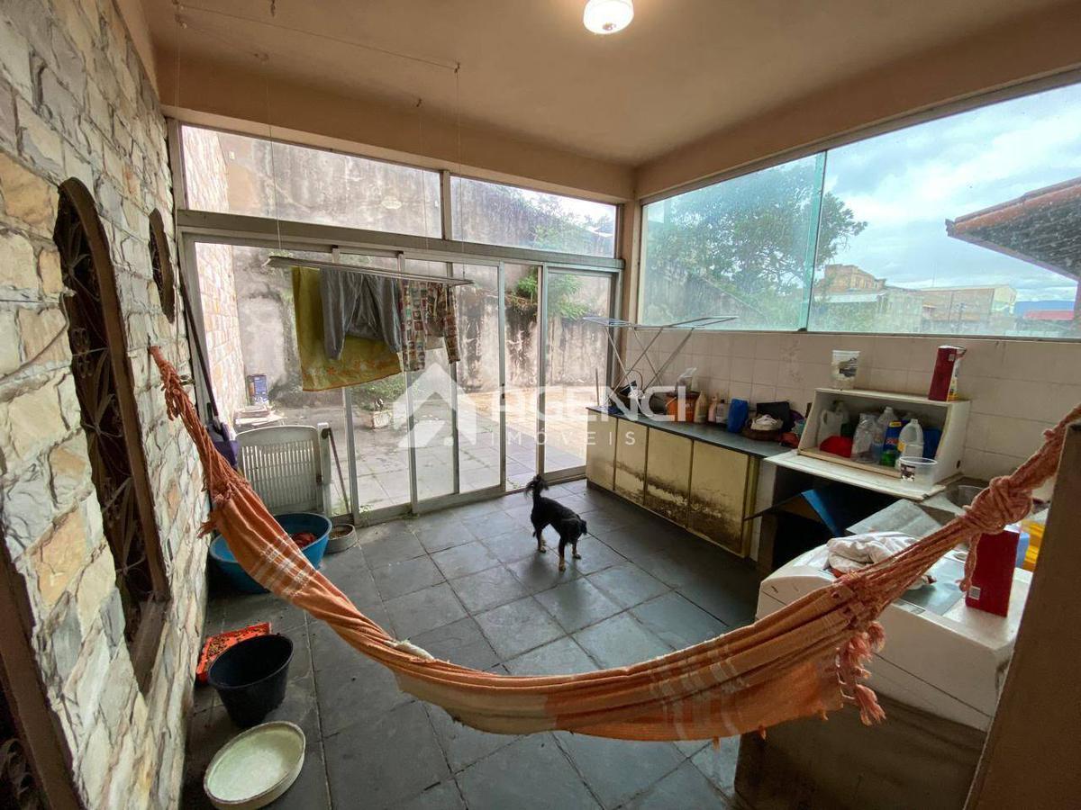 Casa, Camargos, 3 Quartos, 0 Vaga, 1 Suíte