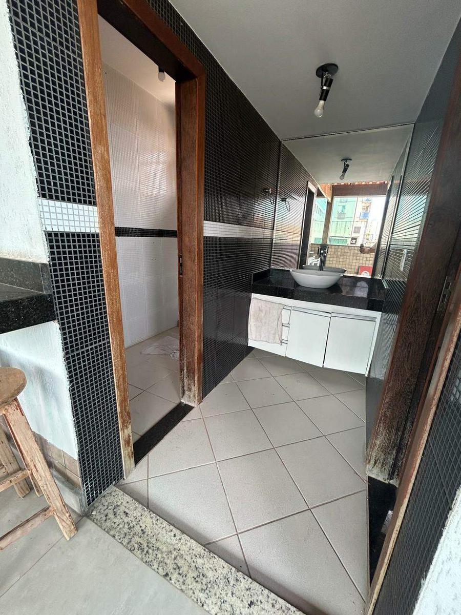 Casa Comercial, Nova Suíssa, 8 Quartos, 10 Vagas