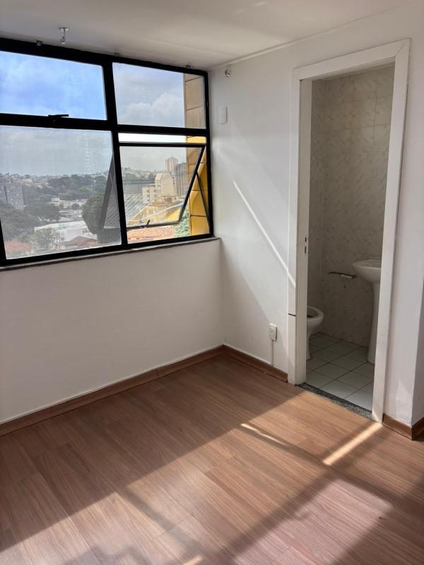 Sala, Barro Preto, 0 Quarto, 5 Vagas