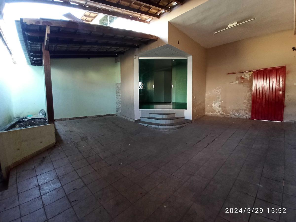 Casa, Santa Cruz, 3 Quartos, 2 Vagas, 1 Suíte