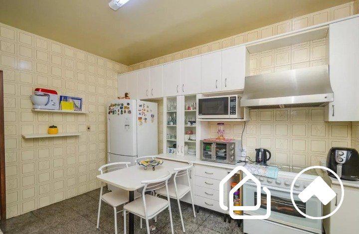 Casa, Palmeiras, 7 Quartos, 10 Vagas, 1 Suíte