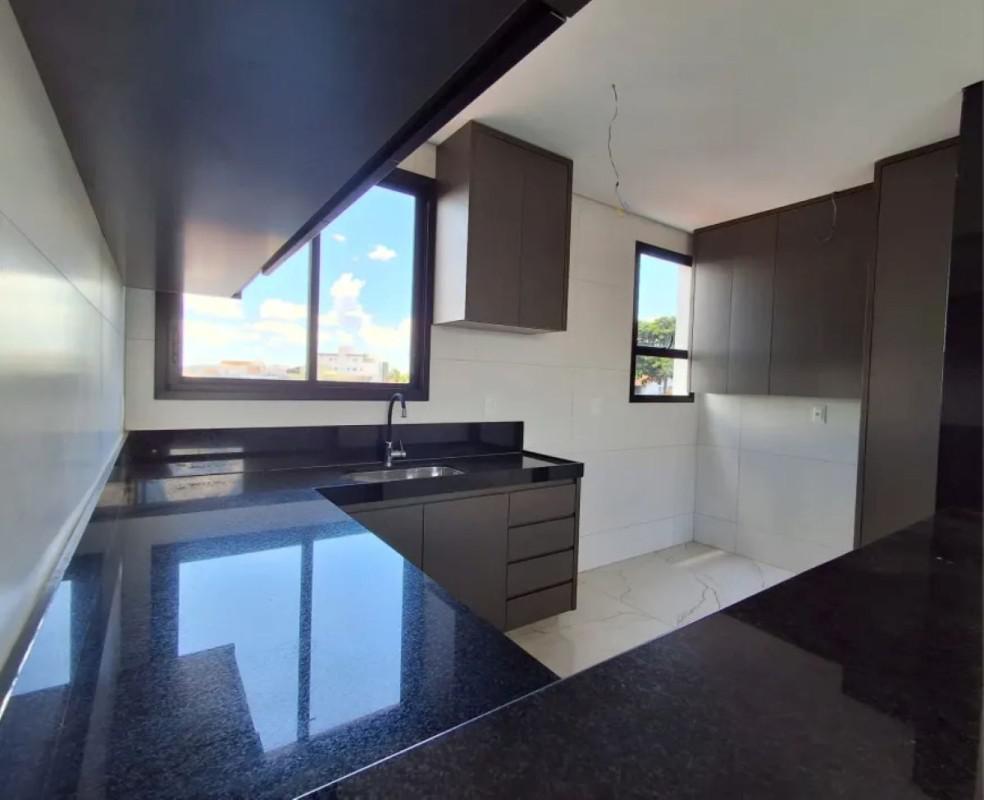 Cobertura, Planalto, 4 Quartos, 2 Vagas, 2 Suítes