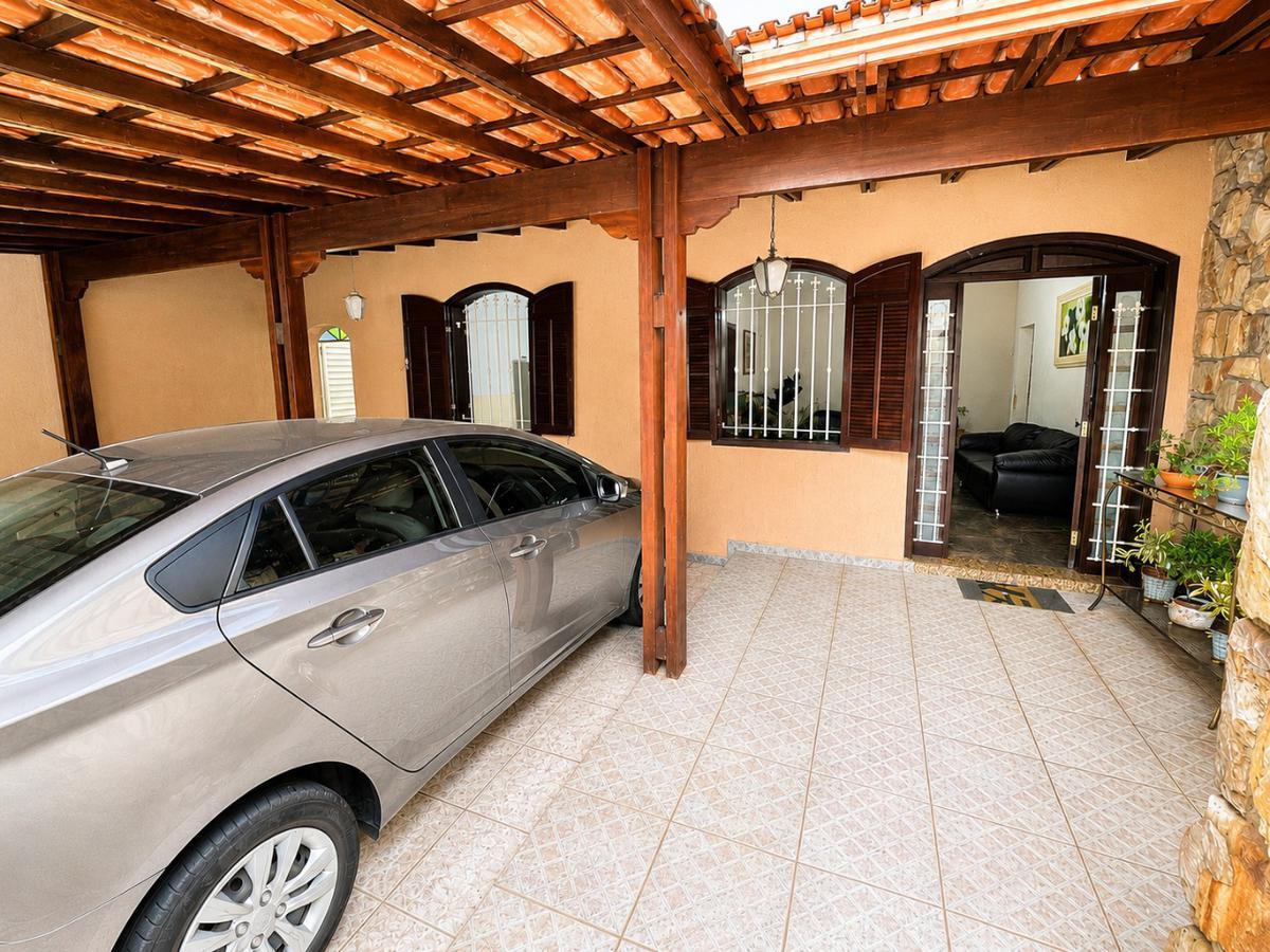 Casa, São Geraldo, 6 Quartos, 2 Vagas, 2 Suítes
