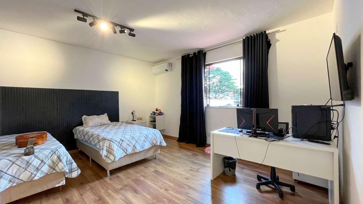 Casa, Castelo, 5 Quartos, 3 Vagas, 1 Suíte