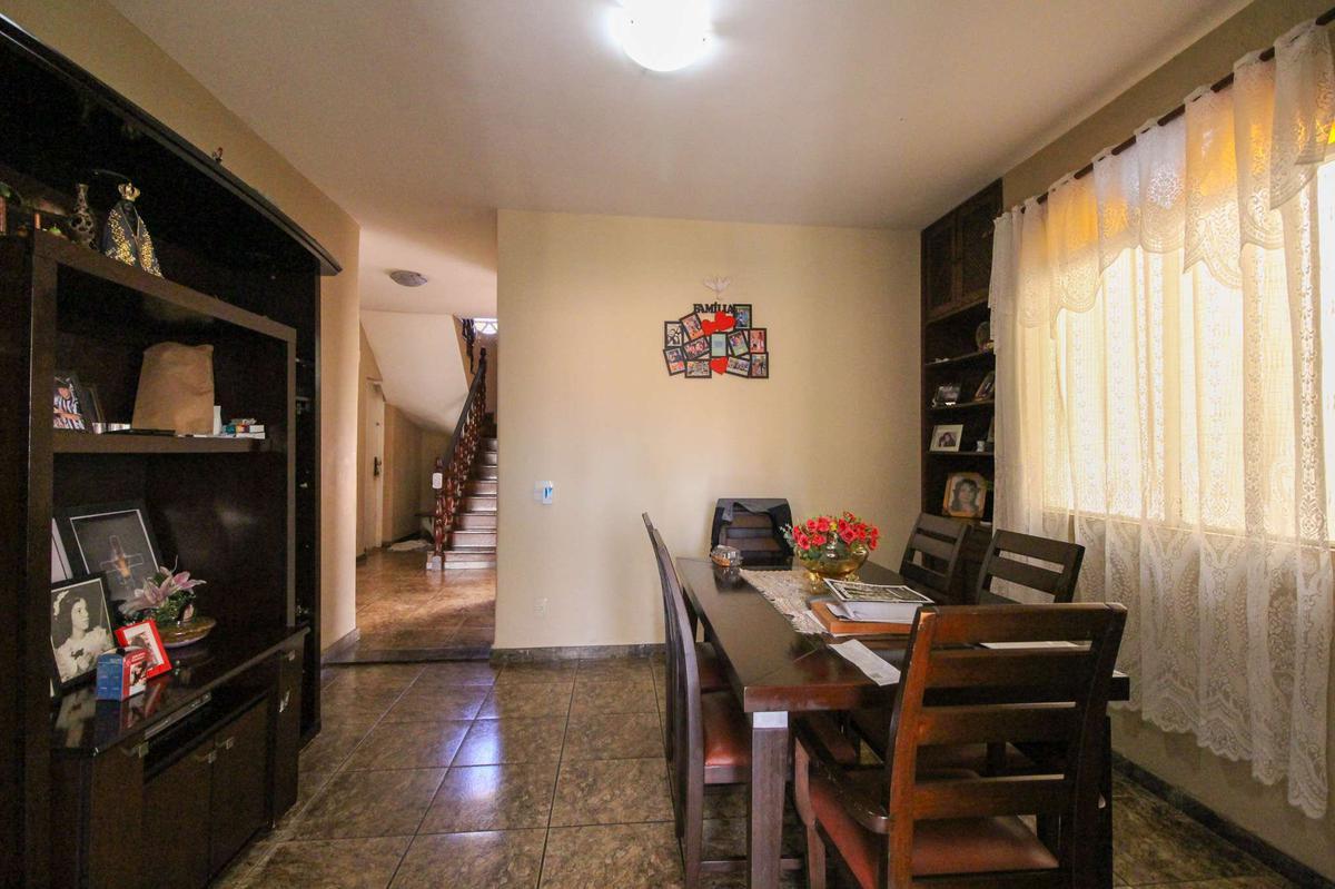 Casa, Planalto, 5 Quartos, 5 Vagas, 1 Suíte