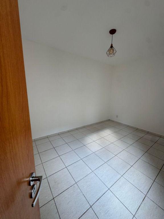 Apartamento, Casa Branca, 2 Quartos, 1 Vaga