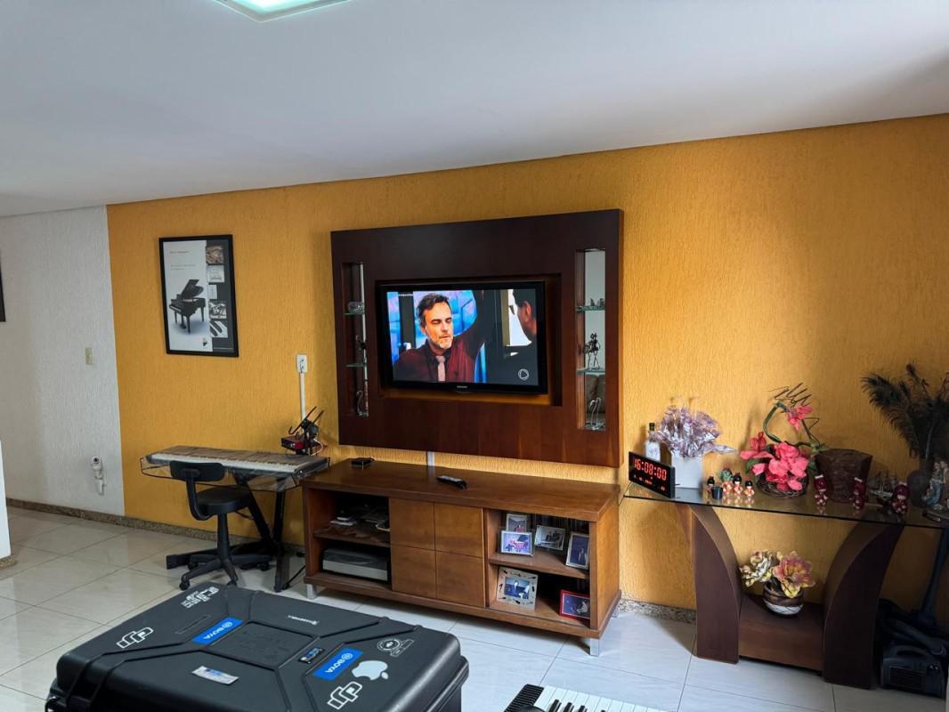 Casa, Ana Lúcia, 3 Quartos, 2 Vagas, 1 Suíte