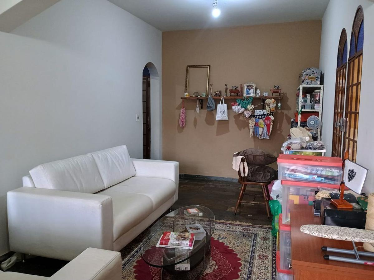 Casa, Cachoeirinha, 4 Quartos, 3 Vagas, 1 Suíte